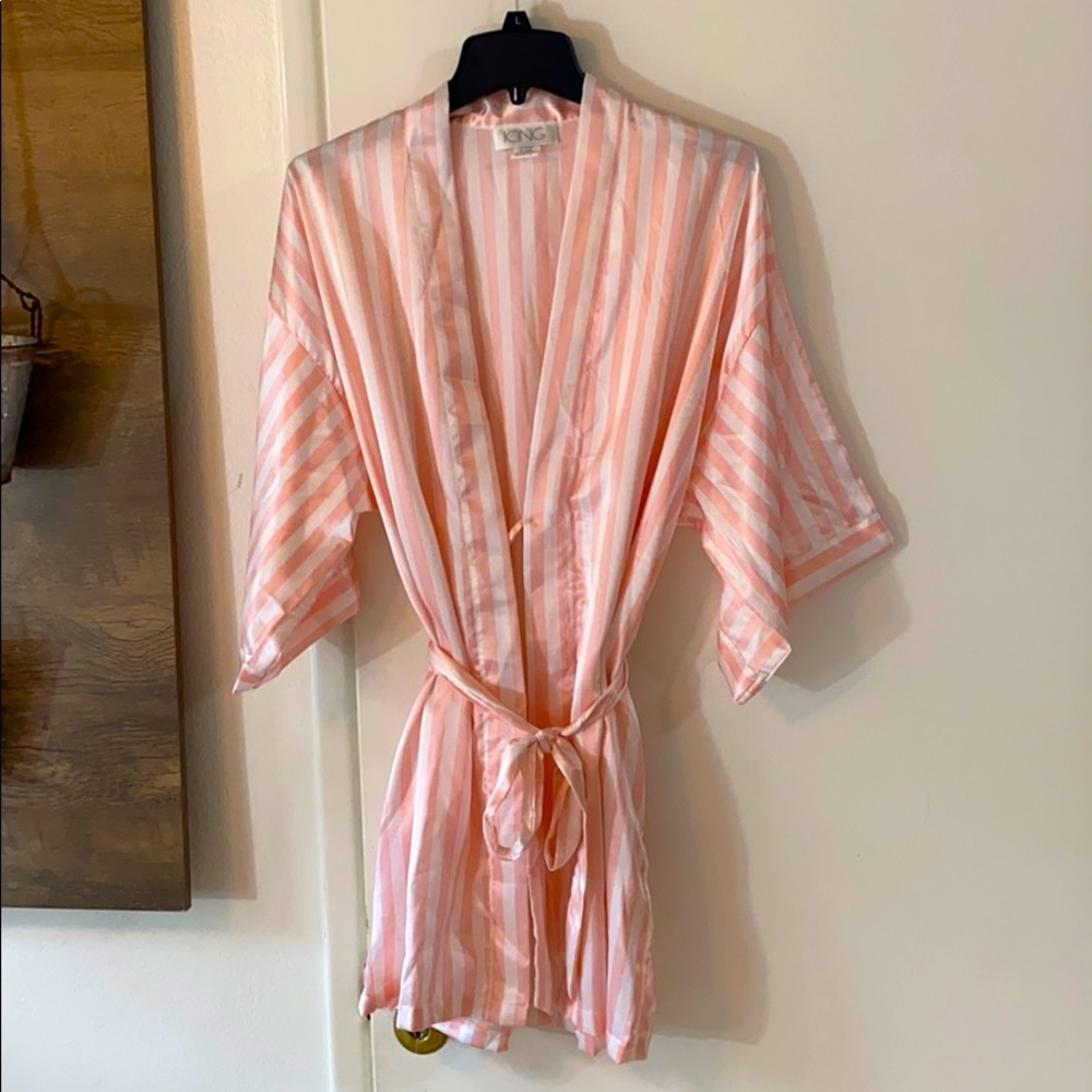 ICING Womens pink & white robe size s/m